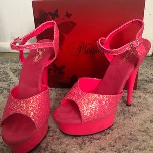 Pleaser Delight 609 Neon Pink Glitter